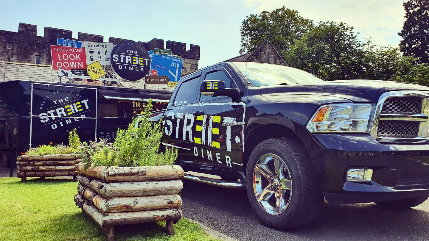 The Street Diner Doge - The American 5th wheeler