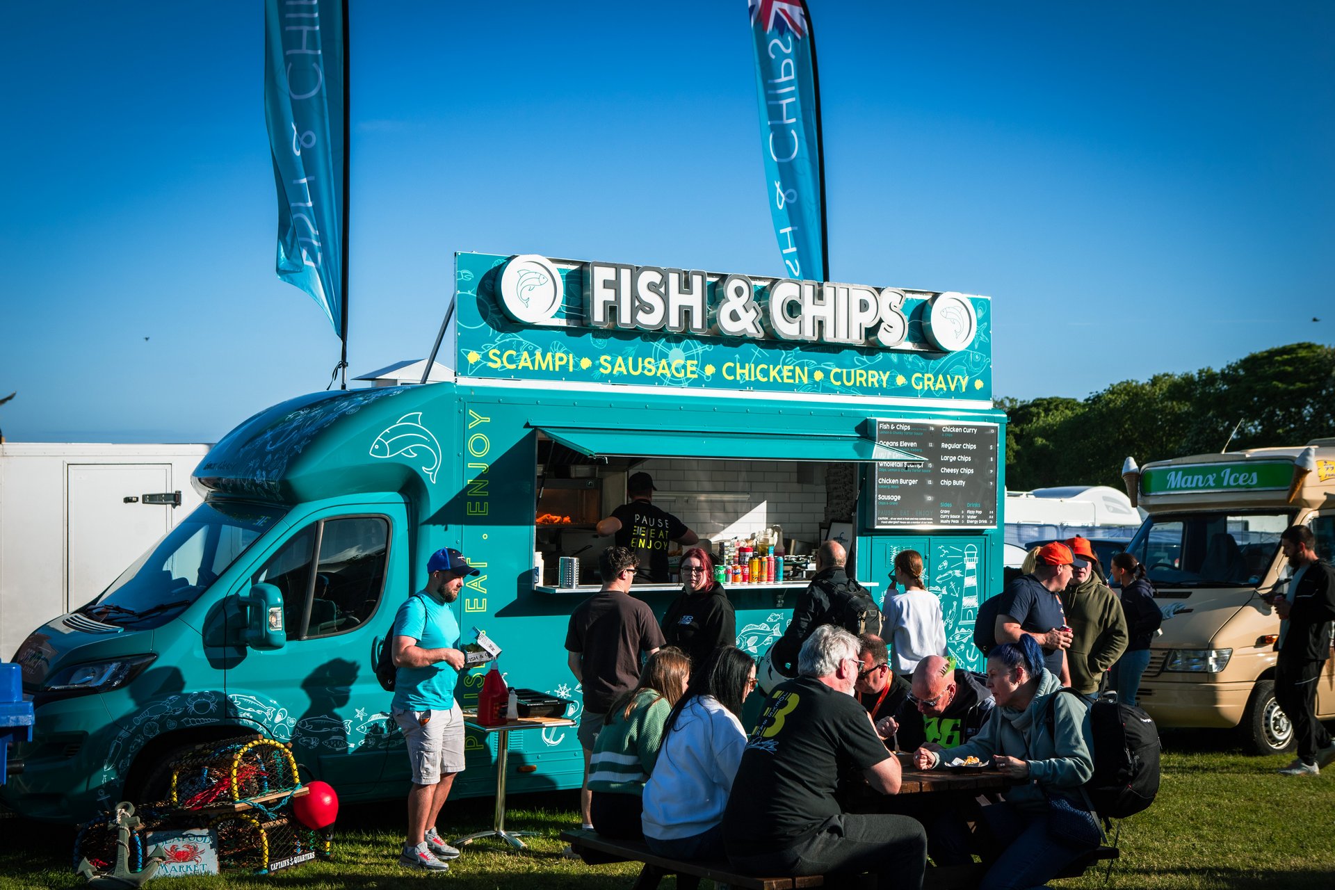 Sea Diner customers queuing